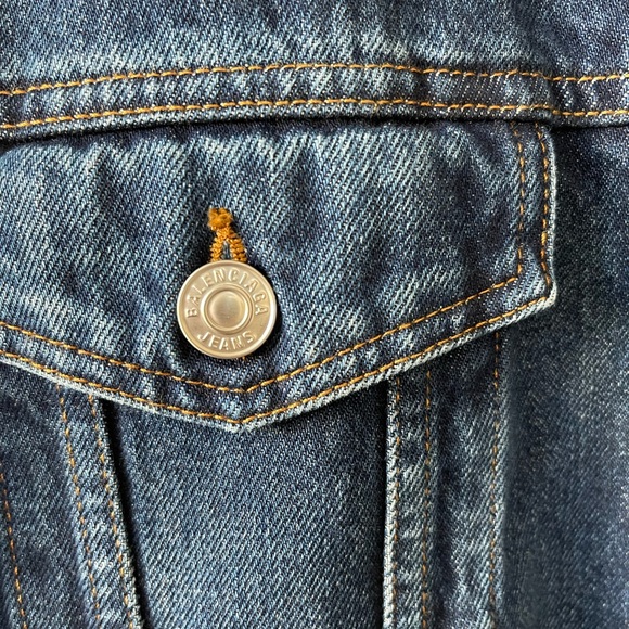 BALENCIAGA
Oversized embroidered faded denim - Picture 8 of 15